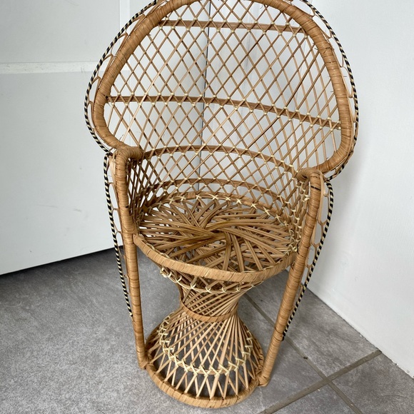 Wicker plant chair - Picture 2 of 4